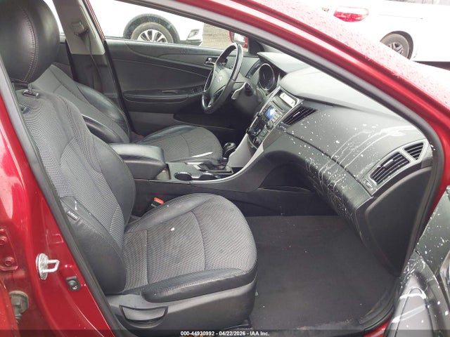 44930992 :رقم المزاد ، 5NPEC4ACXBH099896 vin ، 2011 Hyundai Sonata Se مزاد بيع
