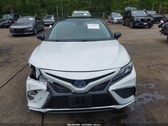 Продажа на аукционе авто 2021 Toyota Camry Xse Hybrid, vin: 4T1K31AK3MU022140, номер лота: 44930994