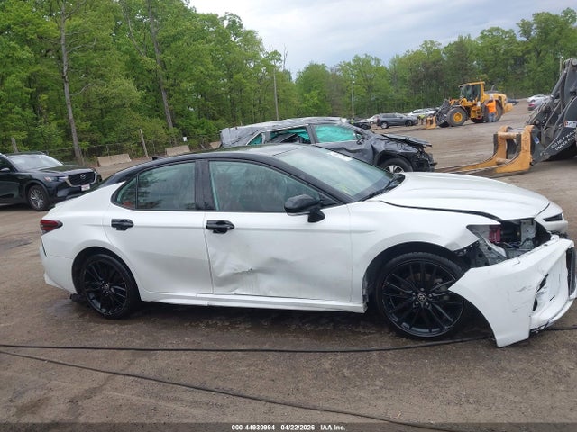 Продажа на аукционе авто 2021 Toyota Camry Xse Hybrid, vin: 4T1K31AK3MU022140, номер лота: 44930994