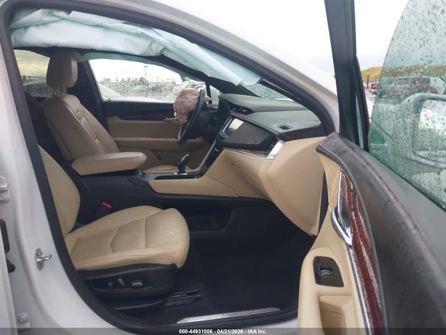 1GYKNFRS4JZ181774 Cadillac Xt5 Premium Luxury
