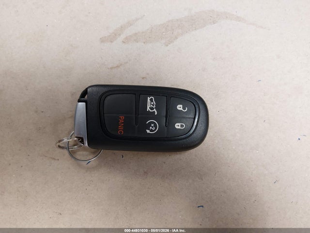 44931030 :رقم المزاد ، 1C4PJMMX8MD231155 vin ، 2021 Jeep Cherokee Latitude Lux 4x4 مزاد بيع