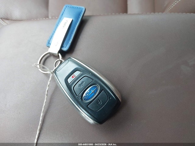 44931080 :رقم المزاد ، 4S4BSETC5K3272420 vin ، 2019 Subaru Outback 3.6r Touring مزاد بيع