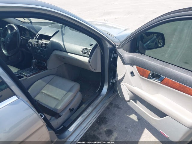 2008 Mercedes-benz C 300 Luxury 4matic/sport 4matic მანქანა იყიდება აუქციონზე, vin: WDDGF81X58F105204, აუქციონის ნომერი: 44931115
