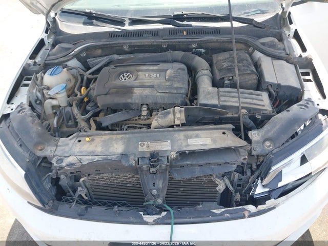 3VWD17AJ3FM258871 Volkswagen Jetta 1.8t Se