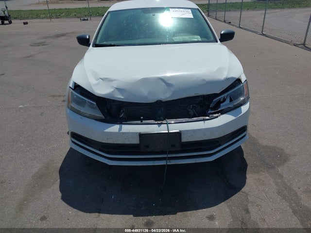 3VWD17AJ3FM258871 Volkswagen Jetta 1.8t Se