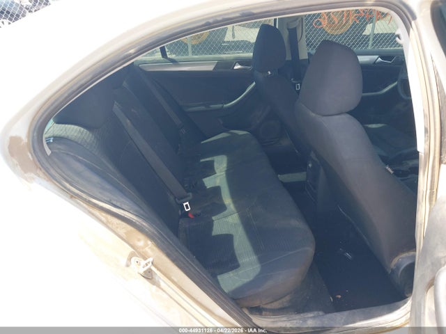 3VWD17AJ3FM258871 Volkswagen Jetta 1.8t Se