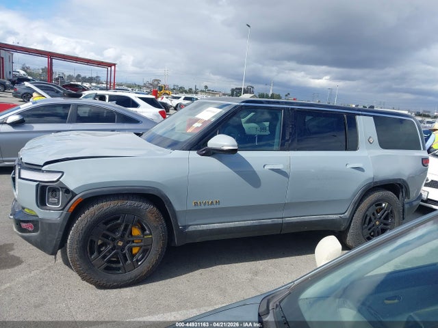 7PDSGABA0PN019590 Rivian R1s Adventure
