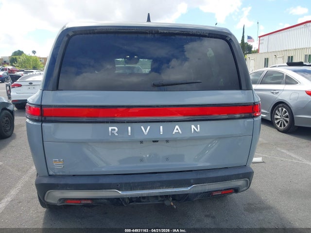 7PDSGABA0PN019590 Rivian R1s Adventure