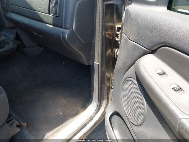 44931202 :رقم المزاد ، 3D7LU38CX4G230315 vin ، 2004 Dodge Ram 3500 Slt/laramie مزاد بيع