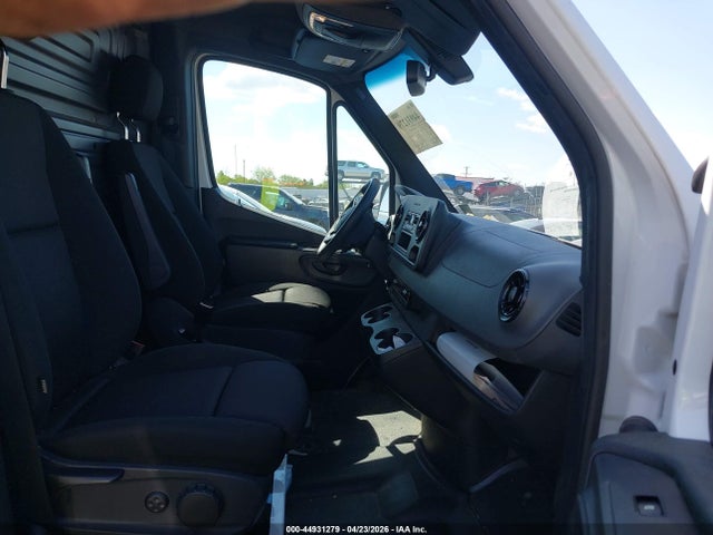 44931279 :رقم المزاد ، W1Y4DBHY6NT094043 vin ، 2022 Mercedes-benz Sprinter 2500 Standard Roof I4 Diesel مزاد بيع