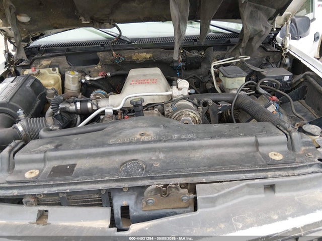44931284 :رقم المزاد ، 1GTGC33F4WF014707 vin ، 1998 Gmc Sierra 3500 Hd Sl مزاد بيع