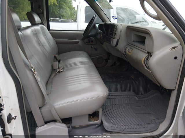 44931284 :رقم المزاد ، 1GTGC33F4WF014707 vin ، 1998 Gmc Sierra 3500 Hd Sl مزاد بيع