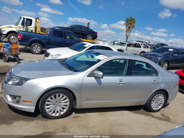 44931304 :رقم المزاد ، 3FADP0L38BR335485 vin ، 2011 Ford Fusion Hybrid مزاد بيع