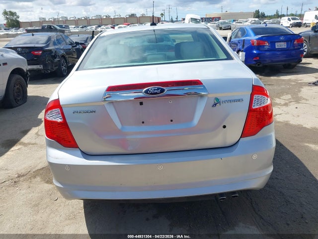 44931304 :رقم المزاد ، 3FADP0L38BR335485 vin ، 2011 Ford Fusion Hybrid مزاد بيع