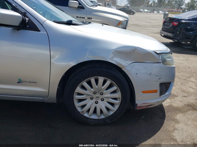 44931304 :رقم المزاد ، 3FADP0L38BR335485 vin ، 2011 Ford Fusion Hybrid مزاد بيع