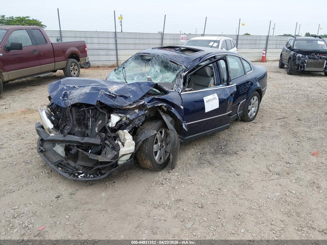 44931352 :رقم المزاد ، WVWZZZ3BZ3E063724 vin ، 2003 Volkswagen Passat مزاد بيع