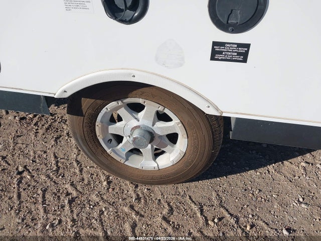 44931475 :رقم المزاد ، 4X4CFSU15DD169269 vin ، 2013 Flagstaff High Wall Popup Trailer مزاد بيع
