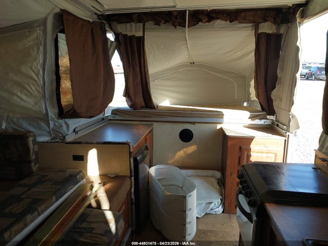 44931475 :رقم المزاد ، 4X4CFSU15DD169269 vin ، 2013 Flagstaff High Wall Popup Trailer مزاد بيع