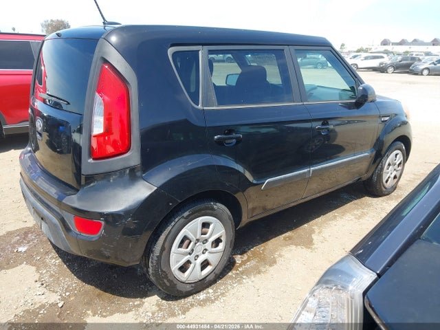 2013 Kia Soul მანქანა იყიდება აუქციონზე, vin: KNDJT2A59D7633739, აუქციონის ნომერი: 44931484