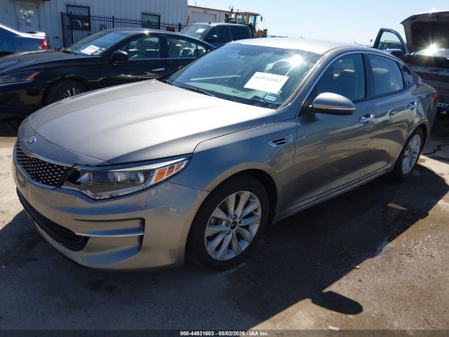 2018 Kia Optima Ex მანქანა იყიდება აუქციონზე, vin: 5XXGU4L32JG199942, აუქციონის ნომერი: 44931603