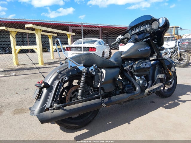 Harley-Davidson FLHXS 2020 1HD1KRP19LB674494 Image 4
