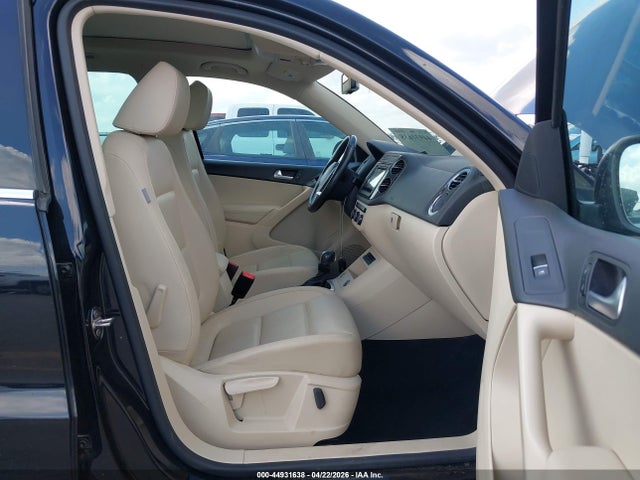2016 Volkswagen Tiguan Se მანქანა იყიდება აუქციონზე, vin: WVGAV7AX0GW598071, აუქციონის ნომერი: 44931638