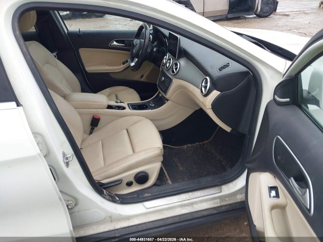 44931657 :رقم المزاد ، WDCTG4EB0GJ223373 vin ، 2016 Mercedes-benz Gla 250 مزاد بيع