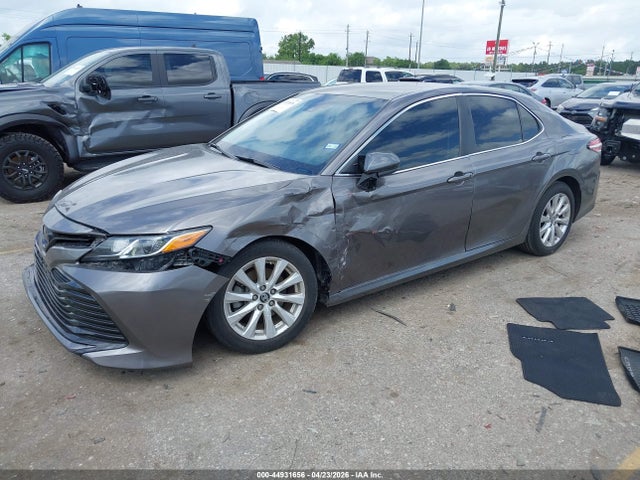 Продажа на аукционе авто 2018 Toyota Camry Le, vin: 4T1B11HK3JU019035, номер лота: 44931656