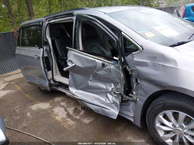 Aukcja sprzedaży 2017 Chrysler Pacifica Touring-l, vin: 2C4RC1BG0HR719944, numer aukcji: 44931671