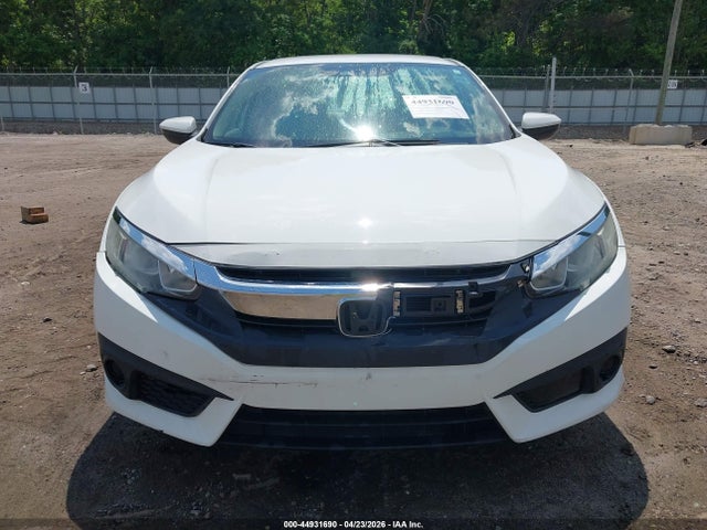 Продажа на аукционе авто 2018 Honda Civic Lx, vin: 19XFC2F66JE026233, номер лота: 44931690
