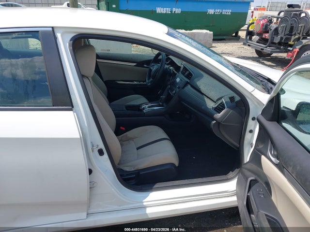 Продажа на аукционе авто 2018 Honda Civic Lx, vin: 19XFC2F66JE026233, номер лота: 44931690