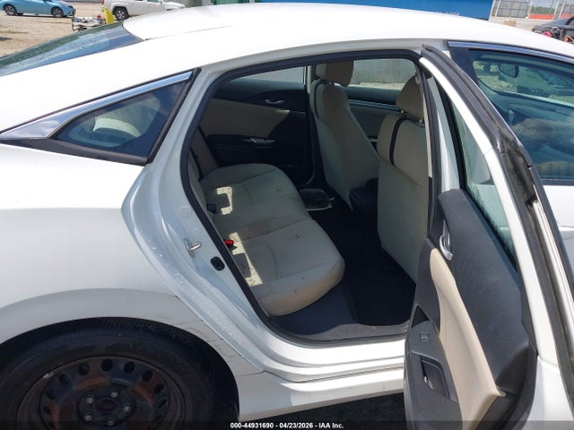 Продажа на аукционе авто 2018 Honda Civic Lx, vin: 19XFC2F66JE026233, номер лота: 44931690