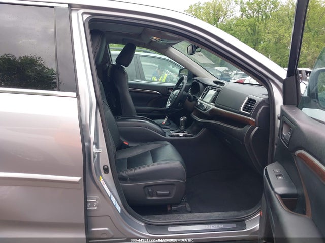 44931722 :رقم المزاد ، 5TDDKRFH0GS349129 vin ، 2016 Toyota Highlander Limited Platinum V6 مزاد بيع