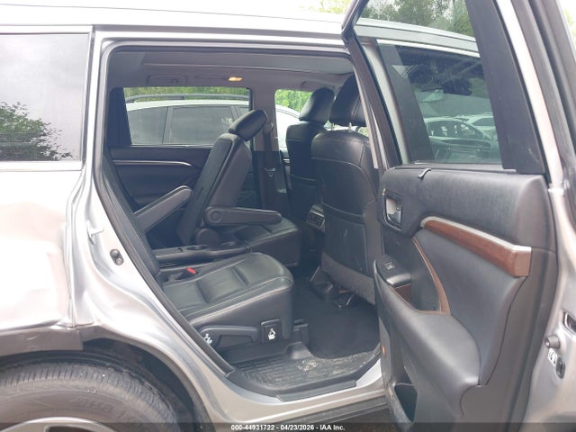 44931722 :رقم المزاد ، 5TDDKRFH0GS349129 vin ، 2016 Toyota Highlander Limited Platinum V6 مزاد بيع