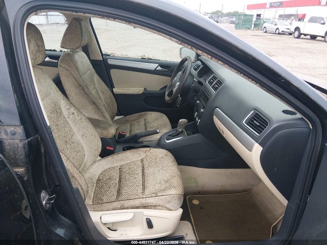 2014 Volkswagen Jetta 1.8t Se მანქანა იყიდება აუქციონზე, vin: 3VWD07AJ1EM354807, აუქციონის ნომერი: 44931747