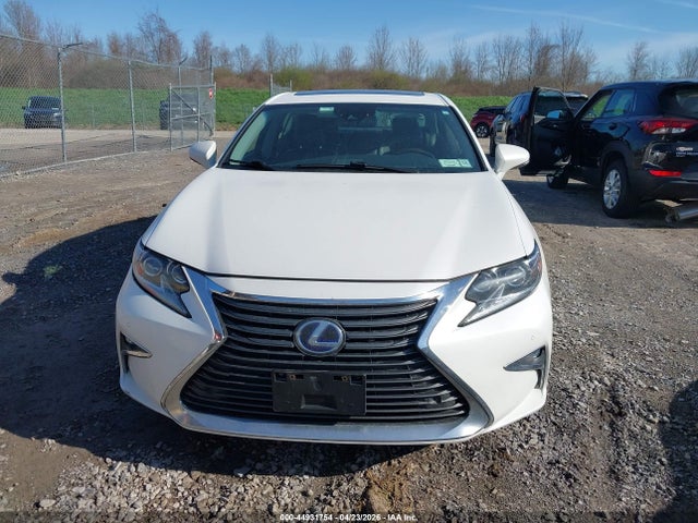 44931754 :رقم المزاد ، JTHBW1GG3G2105581 vin ، 2016 Lexus Es 300h مزاد بيع