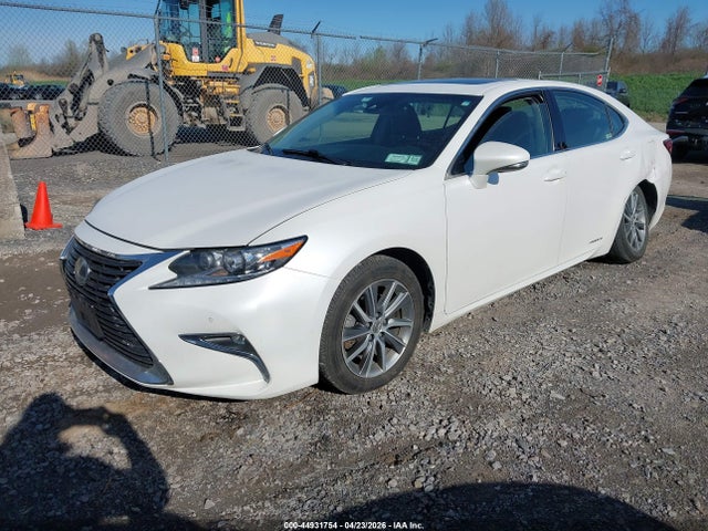 44931754 :رقم المزاد ، JTHBW1GG3G2105581 vin ، 2016 Lexus Es 300h مزاد بيع