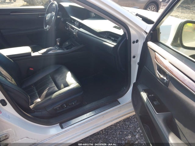 44931754 :رقم المزاد ، JTHBW1GG3G2105581 vin ، 2016 Lexus Es 300h مزاد بيع