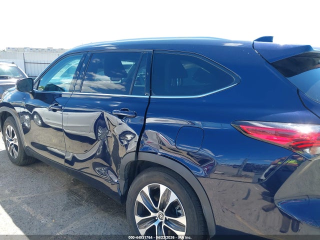 5TDHARAH0NS511320 Toyota Highlander Hybrid Xle