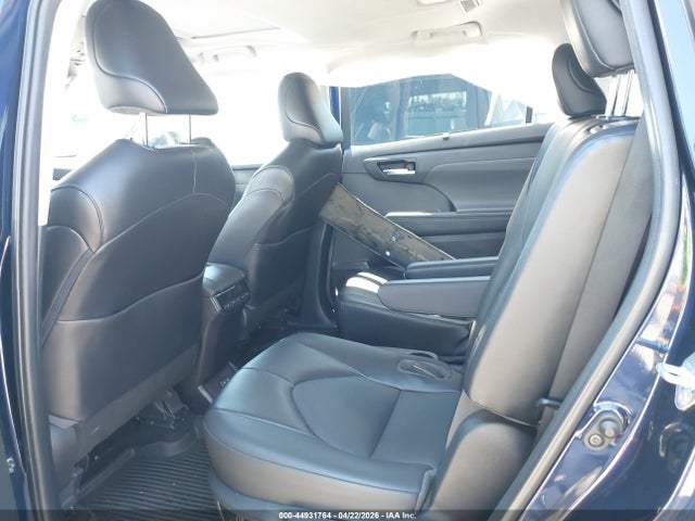 5TDHARAH0NS511320 Toyota Highlander Hybrid Xle