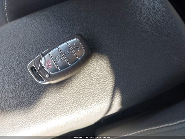 KMHC05LC3HU030450 Hyundai Ioniq Hybrid Limited