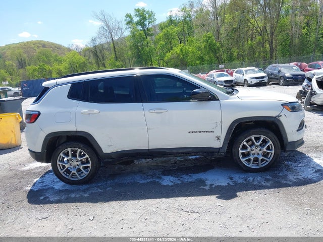 2022 Jeep Compass Latitude Lux 4x4 მანქანა იყიდება აუქციონზე, vin: 3C4NJDFB8NT178719, აუქციონის ნომერი: 44931841