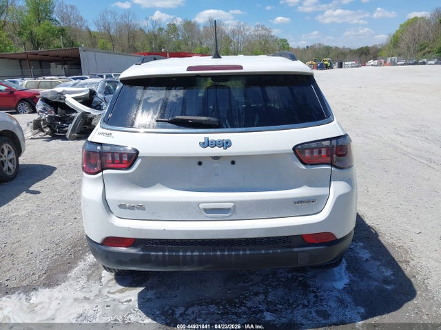 2022 Jeep Compass Latitude Lux 4x4 მანქანა იყიდება აუქციონზე, vin: 3C4NJDFB8NT178719, აუქციონის ნომერი: 44931841