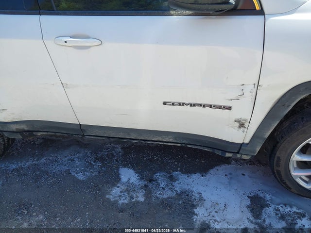 2022 Jeep Compass Latitude Lux 4x4 მანქანა იყიდება აუქციონზე, vin: 3C4NJDFB8NT178719, აუქციონის ნომერი: 44931841