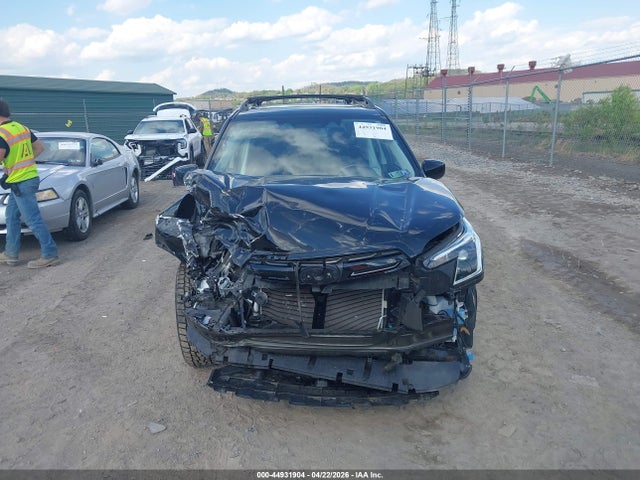 44931904 :رقم المزاد ، JF2SKADC2PH451487 vin ، 2023 Subaru Forester Premium مزاد بيع