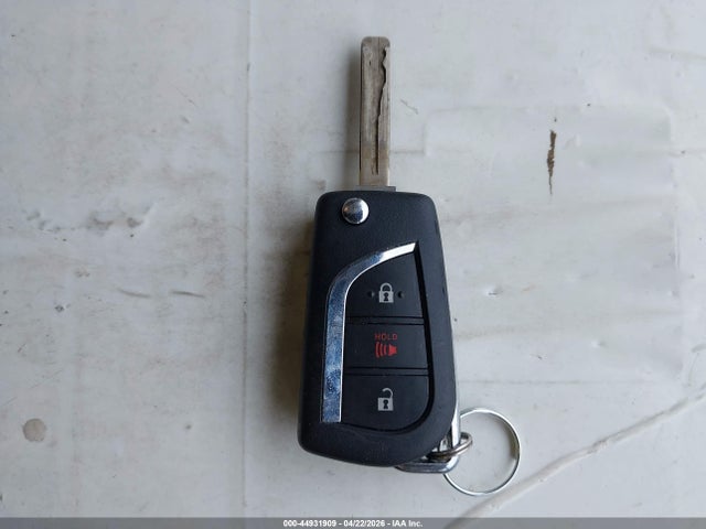 JTNKHMBX8M1102032 Toyota C-HR LE
