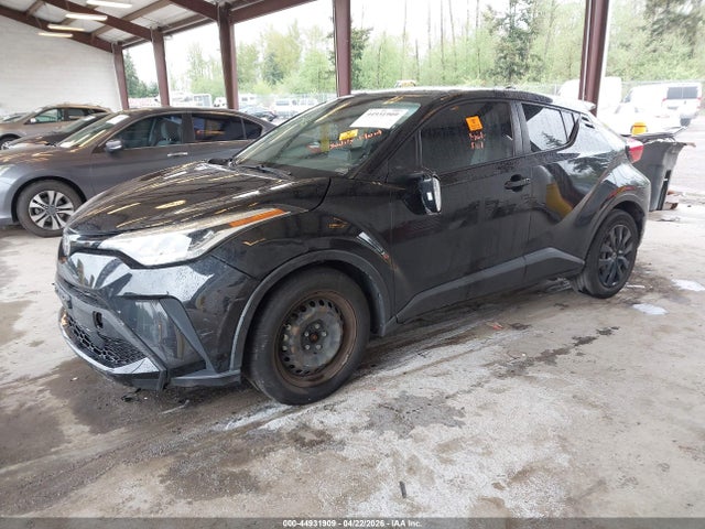 JTNKHMBX8M1102032 Toyota C-HR LE
