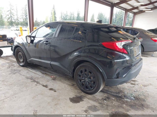 JTNKHMBX8M1102032 Toyota C-HR LE
