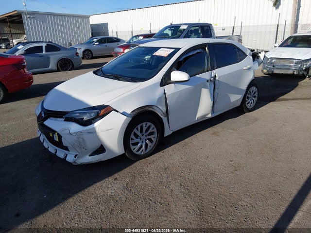 5YFBURHE8KP926964 Toyota COROLLA LE