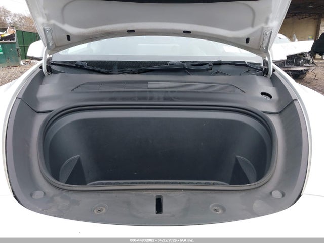 2021 Tesla Model Y Long Range Dual Motor All-wheel Drive მანქანა იყიდება აუქციონზე, vin: 5YJYGDEEXMF065987, აუქციონის ნომერი: 44932002